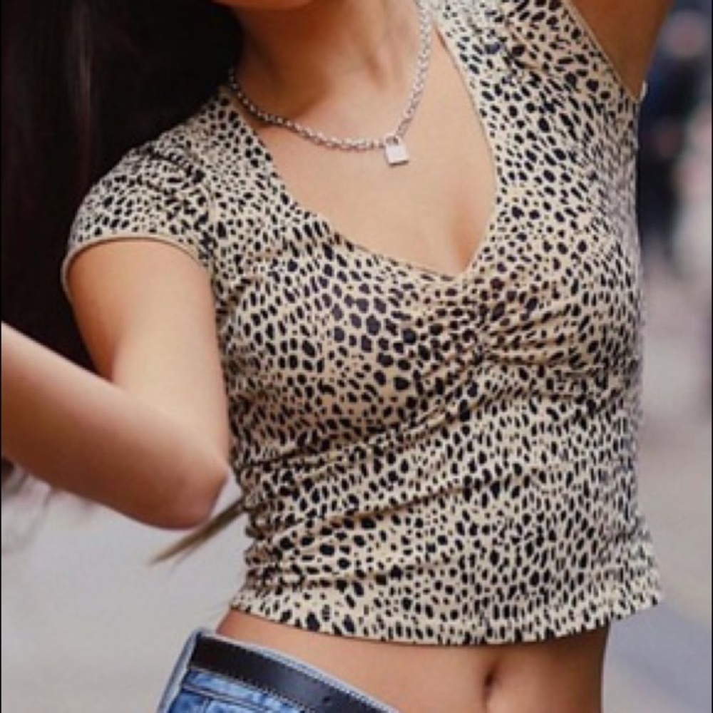 Brandy Melville gina top *rare*